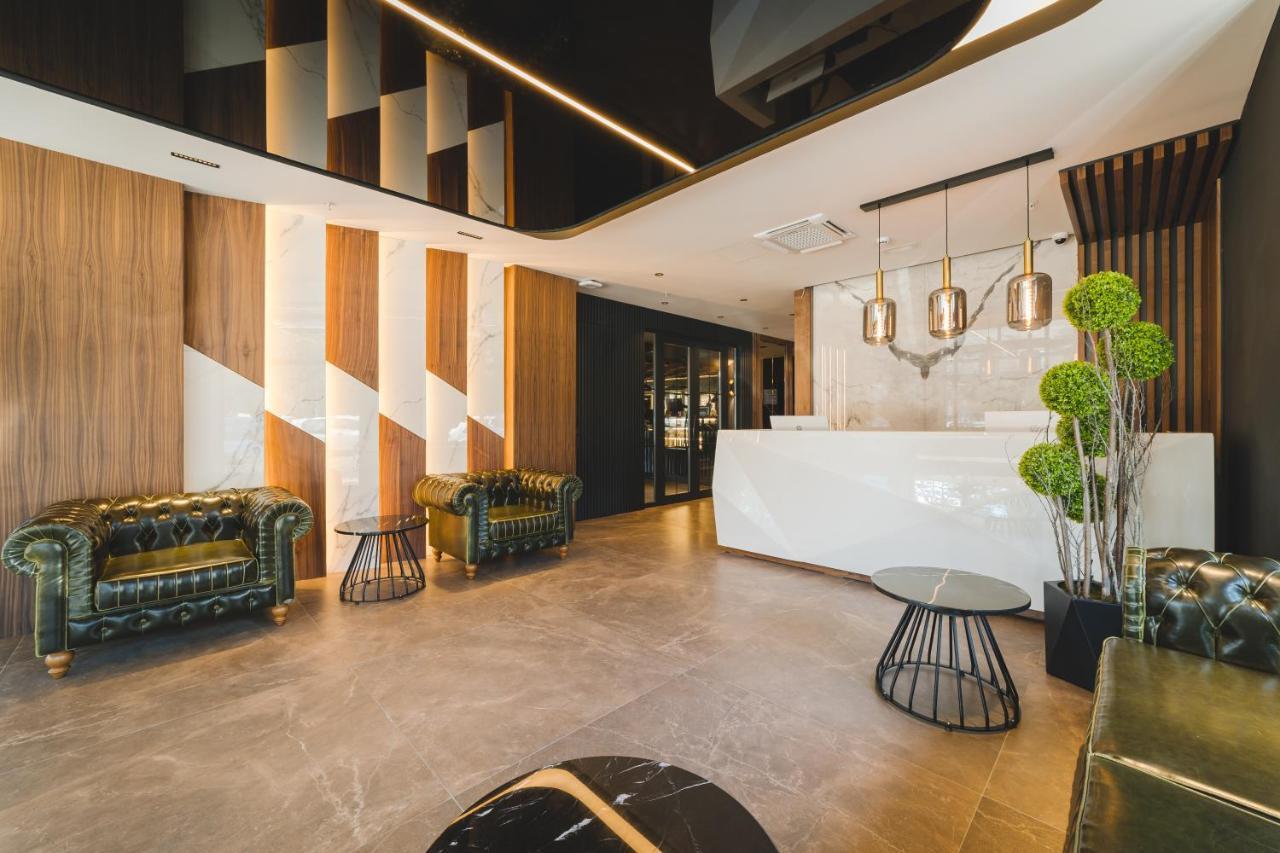 Bristol Hotel Podgorica Buitenkant foto